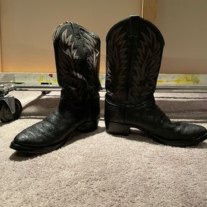 Vintage Justin’s cowboy boots